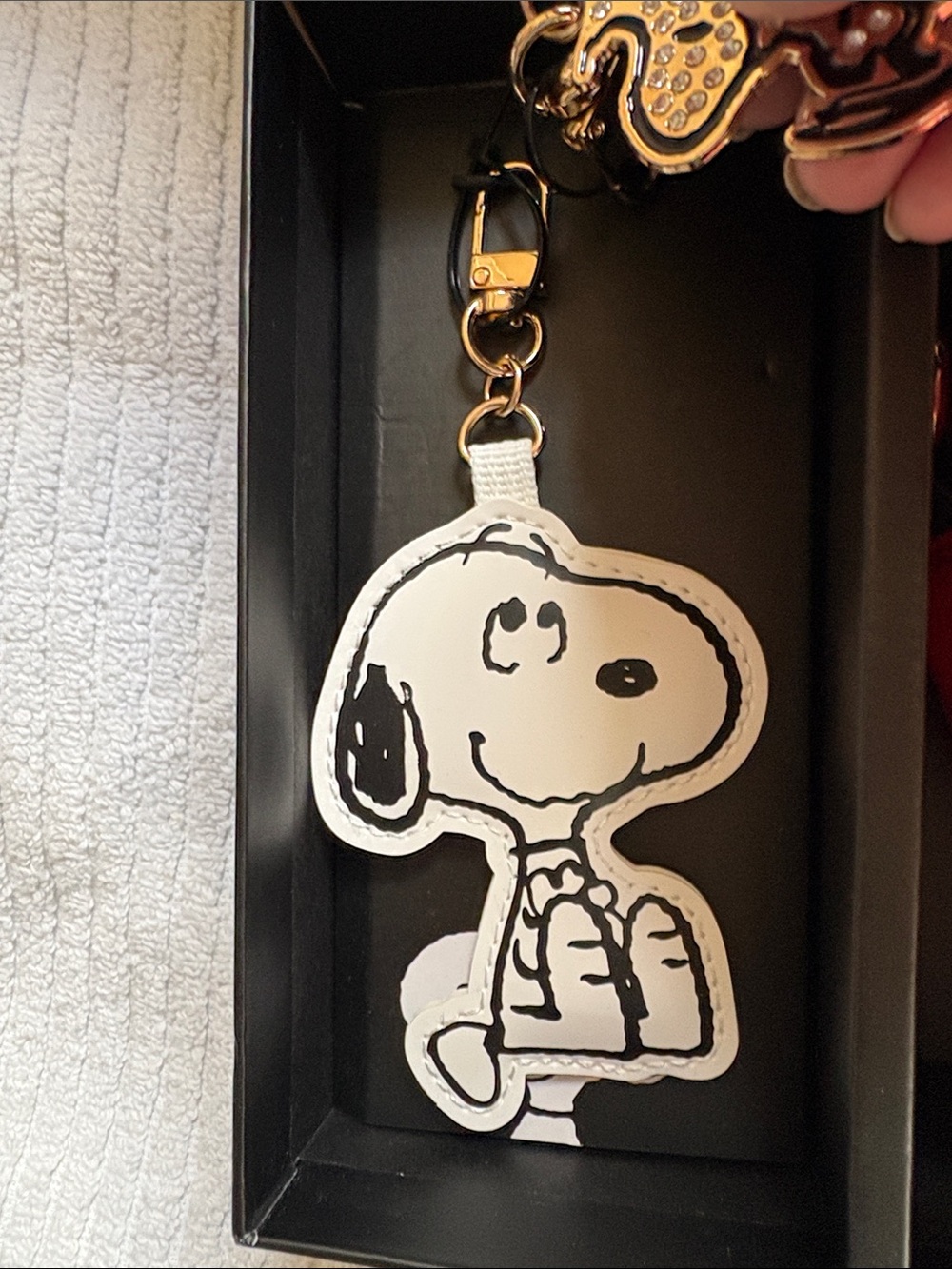 Peanuts Red Snoopy Doghouse Crossbody Gift Set - Picture 5 of 8